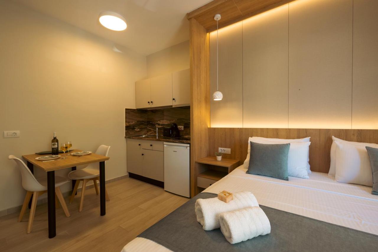Nicole Apartment *